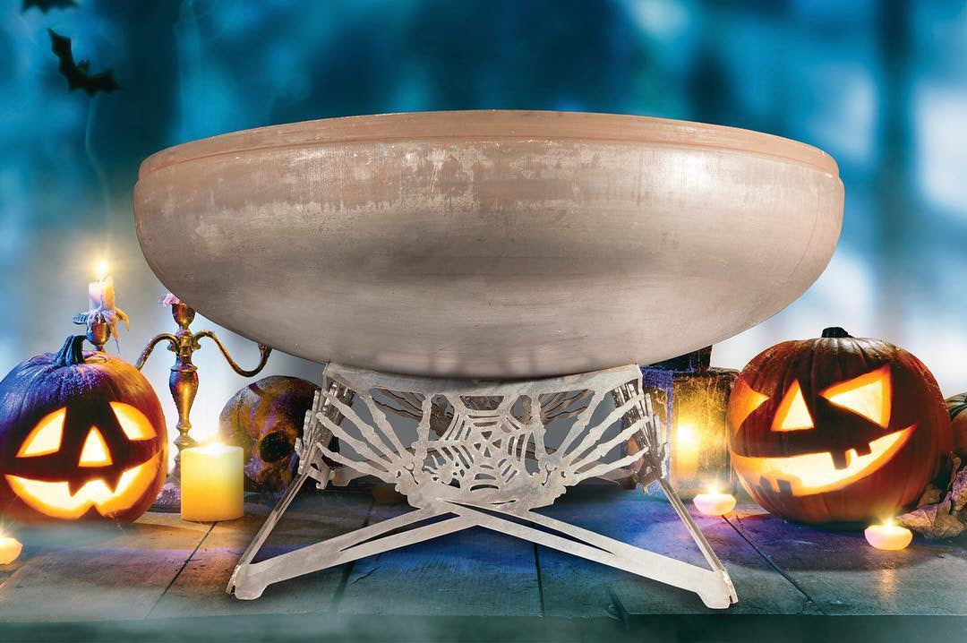 A Frighteningly Warm Halloween: Fire Pit Parties to Remember with Ohio Flame
